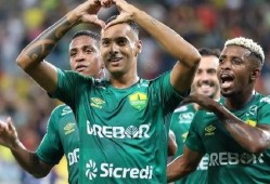 足球伤病爆料视频最新,伤病爆料视频揭示球员痛苦瞬间